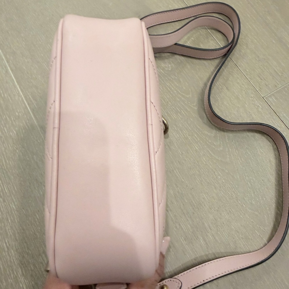 Gucci Pale Pink Chevron Quilted Leather Crossbody with Gold GG - Picture 5 of 6